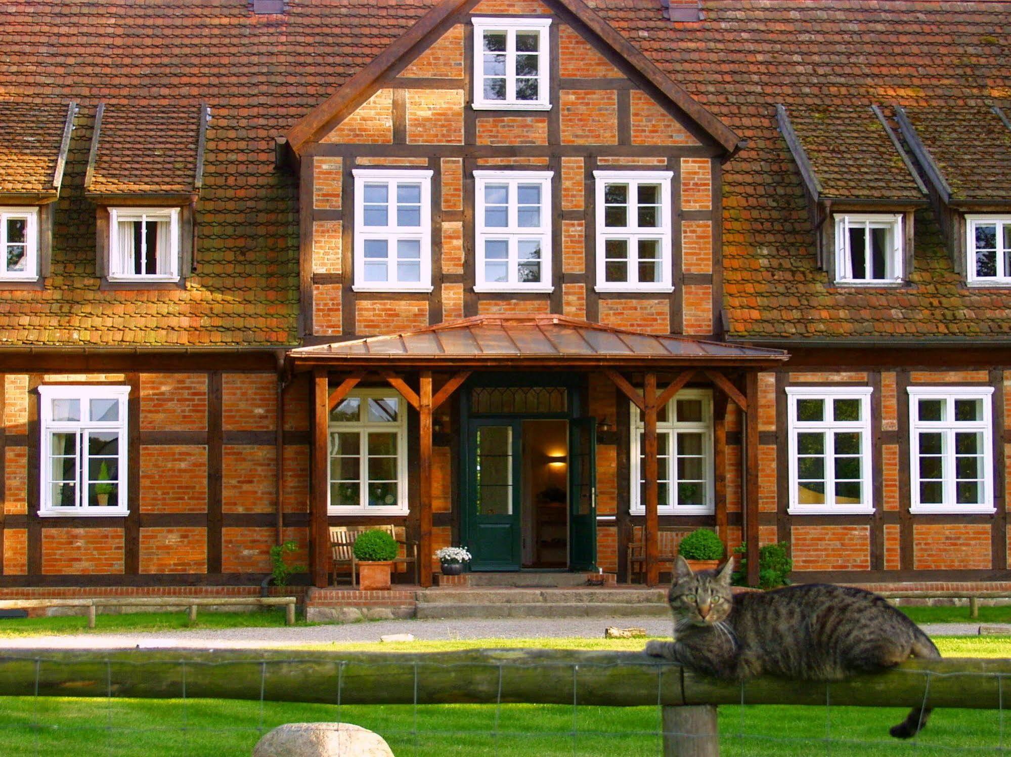 Gutshof Woldzegarten Hotel Bagian luar foto